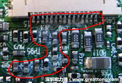 電路板疑似腐蝕氧化，懷疑電流異常過熱造成