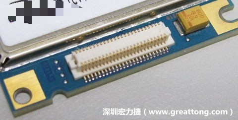 PCBA大講堂：板對(duì)板連接器下面裸銅設(shè)計(jì)，造成模組功能不良