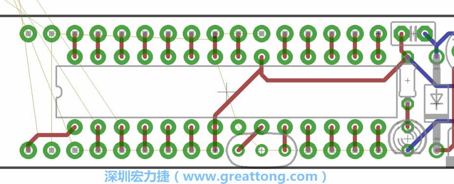 諧振器應擺放在ATmega微控制器的針腳8、9和10旁邊，在共鳴器和微控制器中間的高頻信號線應該要愈短愈好，此外，其它的信號線應該要遠離這個區(qū)域且配置在諧振器的下方，這樣做是為了防止不必要的無線電波干擾。