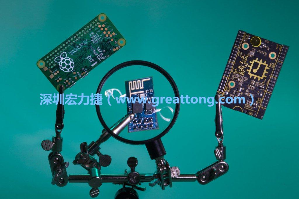 A Raspberry Pi Zero、ESP8266和CHIP。
