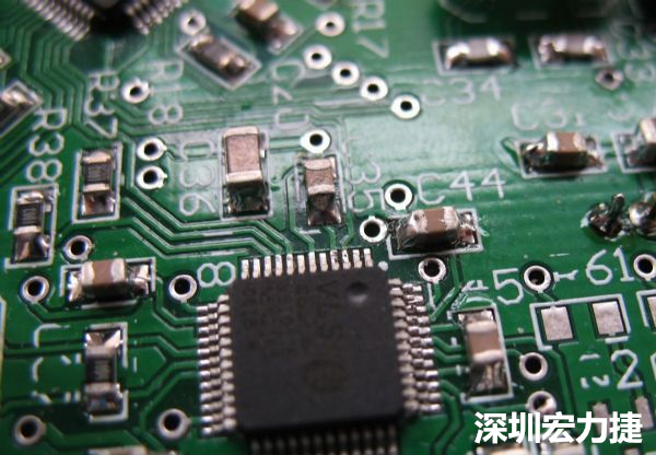 音訊電路訊號品質(zhì)，是影響操作體驗的關(guān)鍵，電路布局要特別注意。
